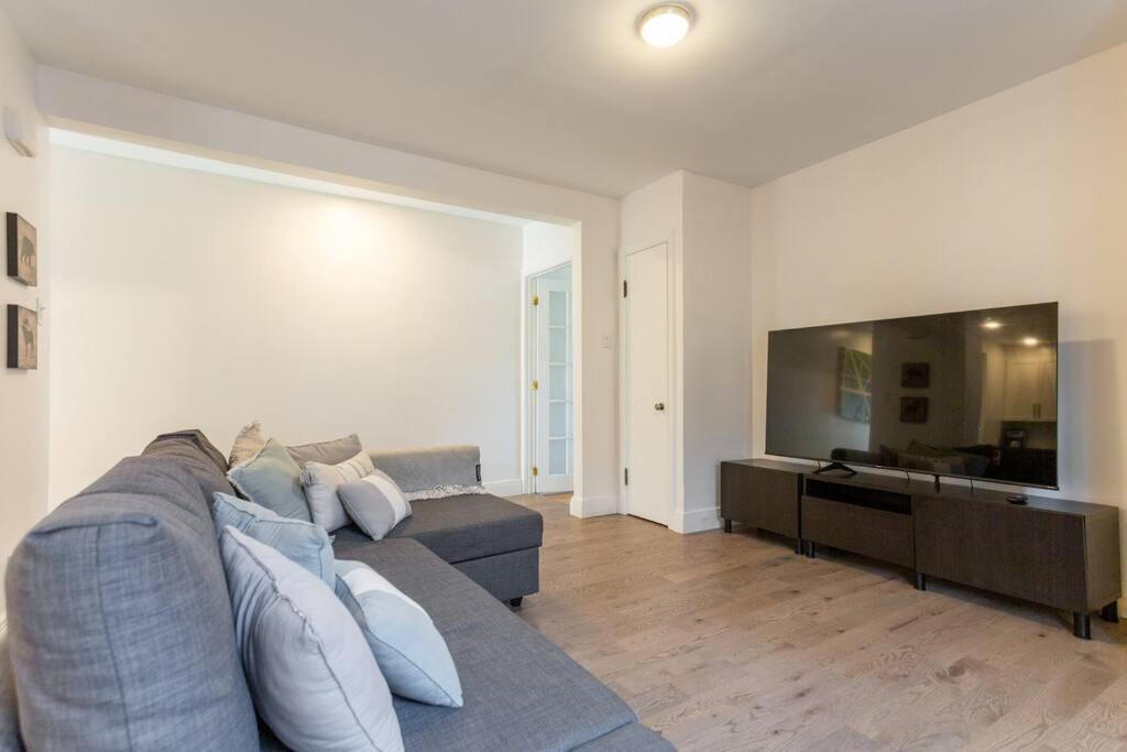 Free Parking, Beautiful 4 1/2- 2 Bedroom Apartment Монреаль Экстерьер фото