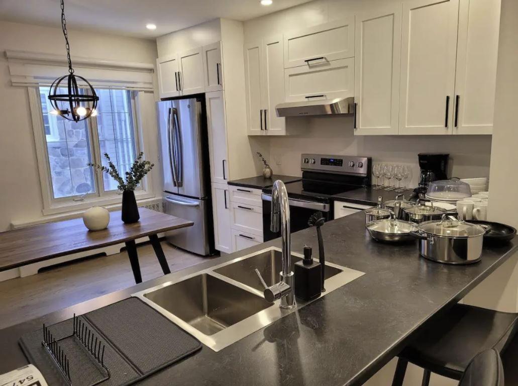 Free Parking, Beautiful 4 1/2- 2 Bedroom Apartment Монреаль Экстерьер фото