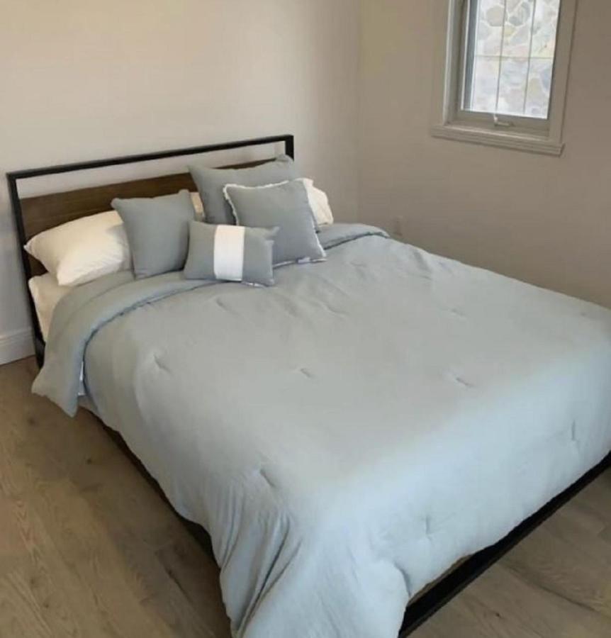 Free Parking, Beautiful 4 1/2- 2 Bedroom Apartment Монреаль Экстерьер фото