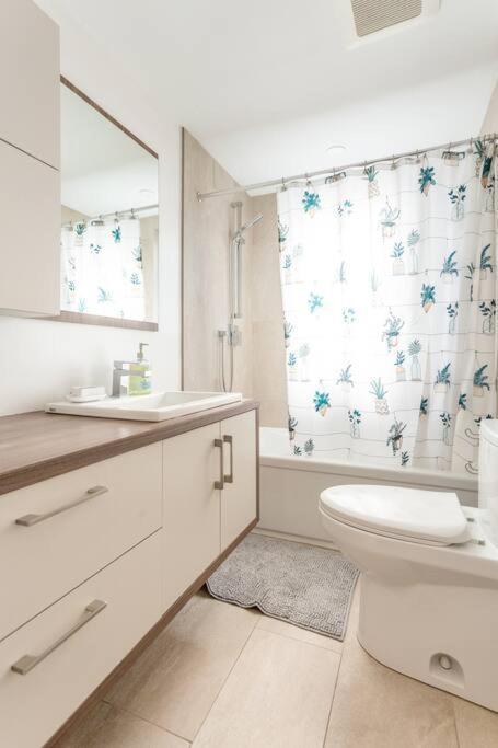 Free Parking, Beautiful 4 1/2- 2 Bedroom Apartment Монреаль Экстерьер фото