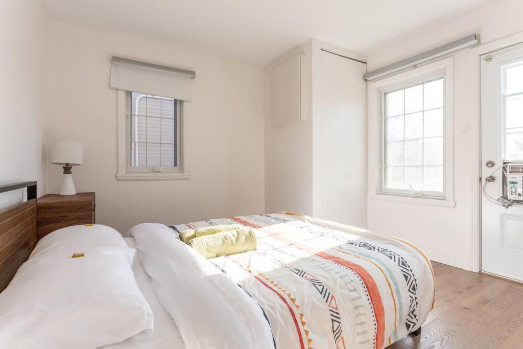 Free Parking, Beautiful 4 1/2- 2 Bedroom Apartment Монреаль Экстерьер фото