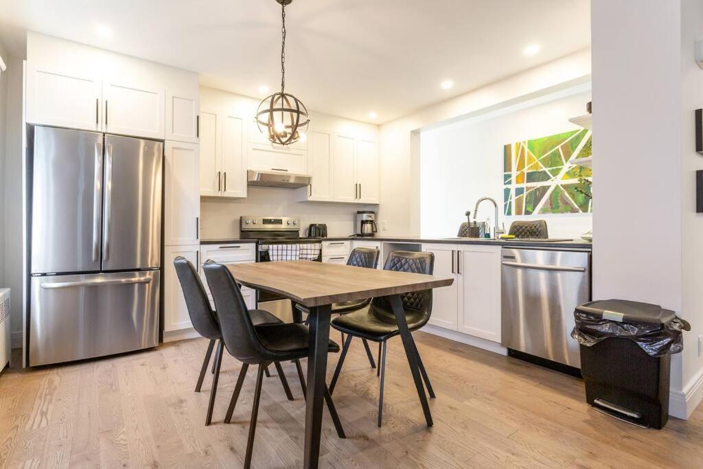 Free Parking, Beautiful 4 1/2- 2 Bedroom Apartment Монреаль Экстерьер фото